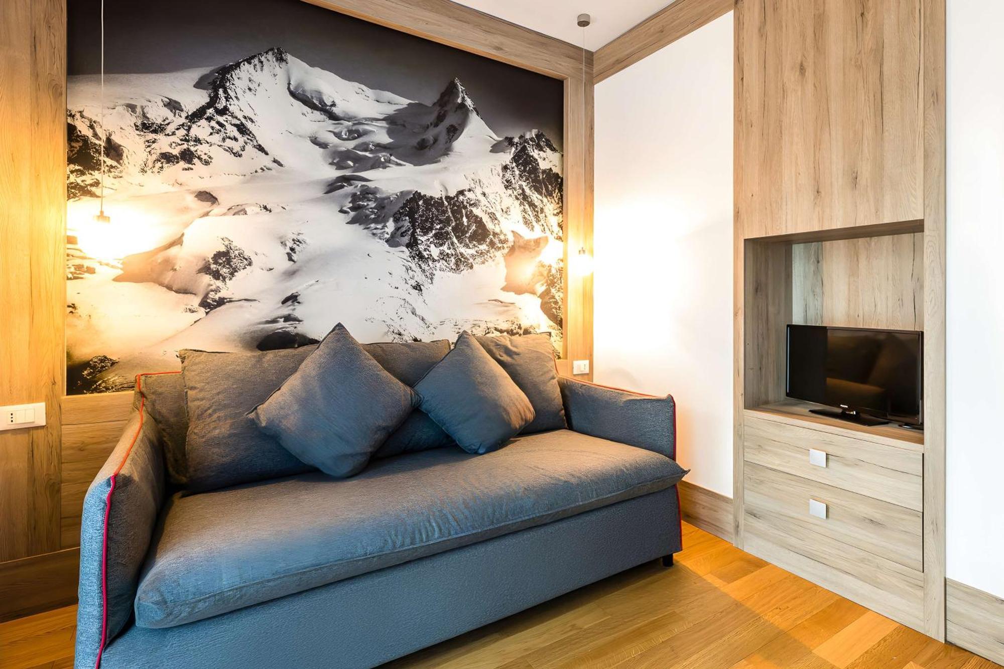 Nh Collection Alagna Mirtillo Rosso Exterior foto
