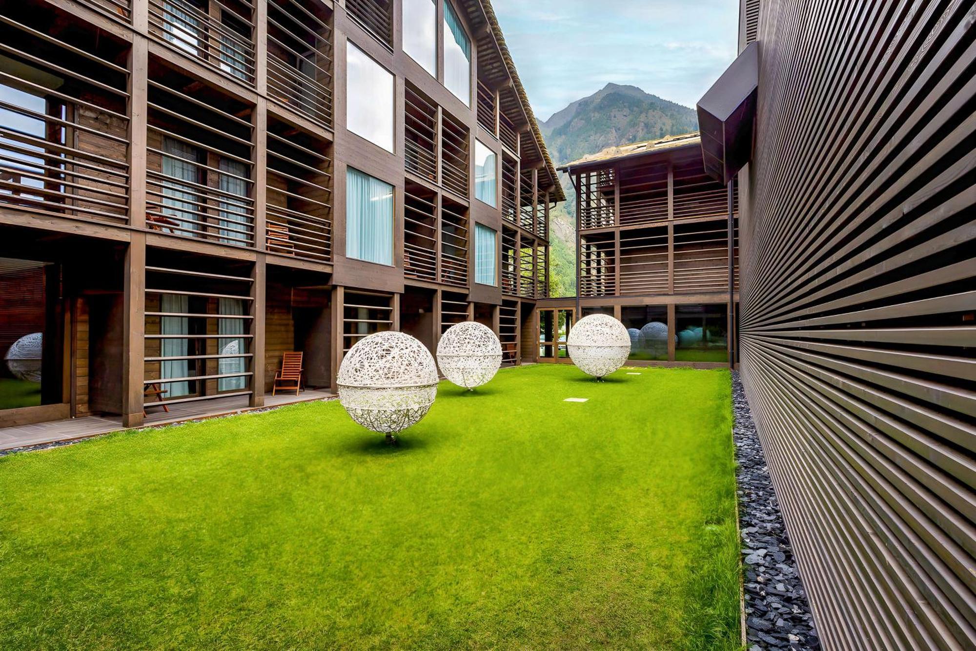 Nh Collection Alagna Mirtillo Rosso Exterior foto